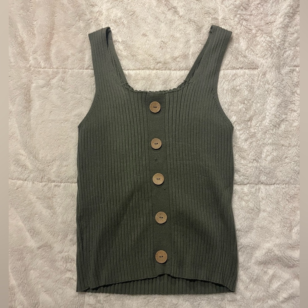 Green Buttoned sleeveless tank